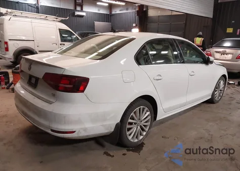 2016 Volkswagen Jetta 1.8T Sel z USA, uszkodzony, nr VIN 3VWL17AJ6GM222220